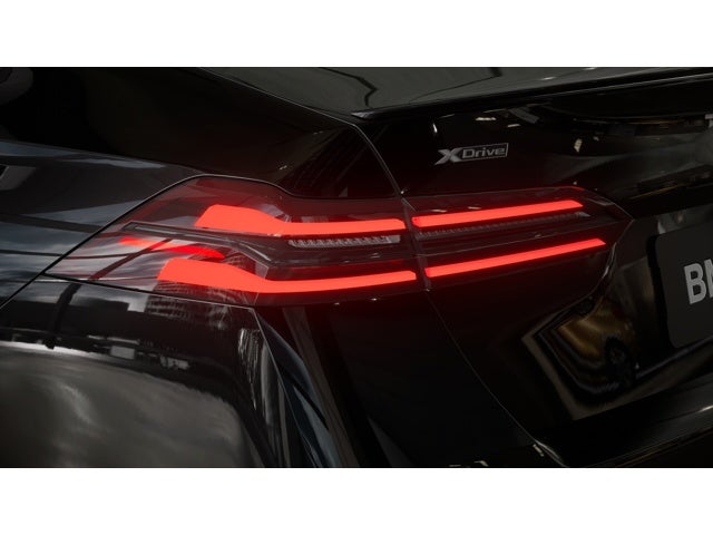 2027 BMW 550e 550e xDrive