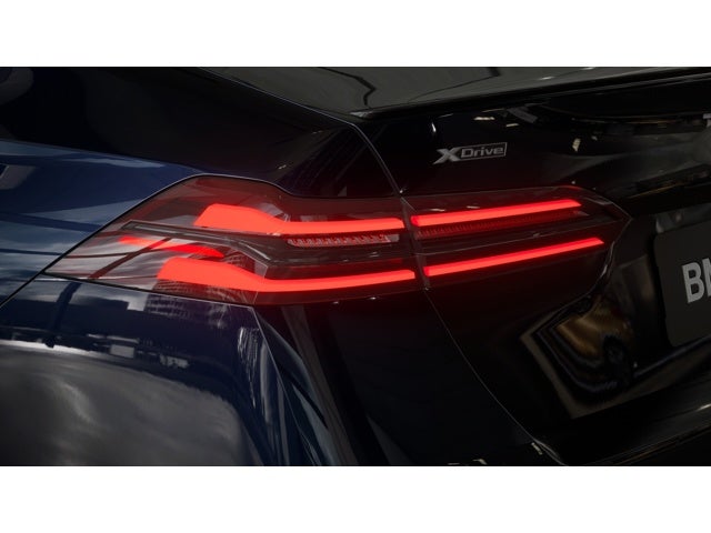 2027 BMW 550e 550e xDrive