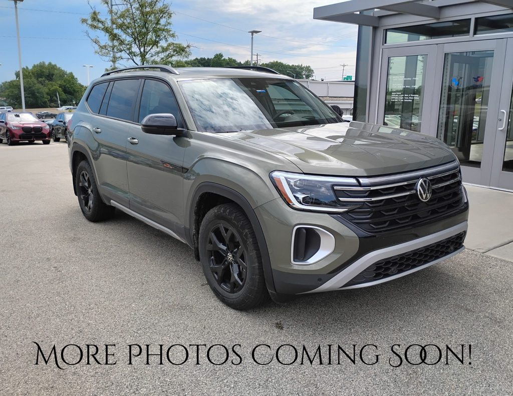 2024 Volkswagen Atlas 2.0T Peak Edition SEL