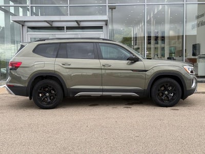2024 Volkswagen Atlas 2.0T Peak Edition SEL