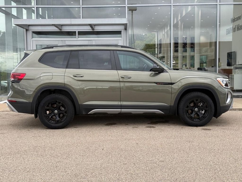 2024 Volkswagen Atlas 2.0T Peak Edition SEL