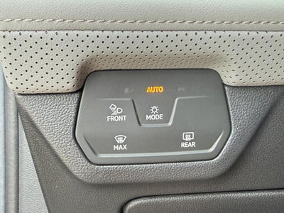 2024 Volkswagen Atlas 2.0T Peak Edition SEL