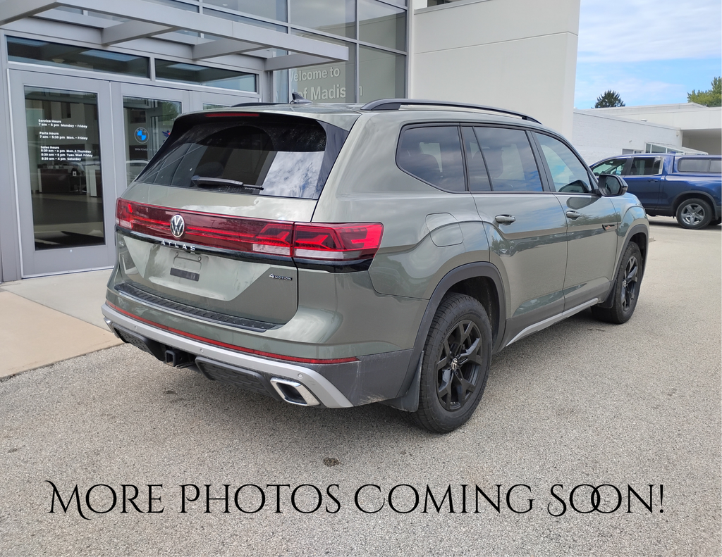 2024 Volkswagen Atlas 2.0T Peak Edition SEL