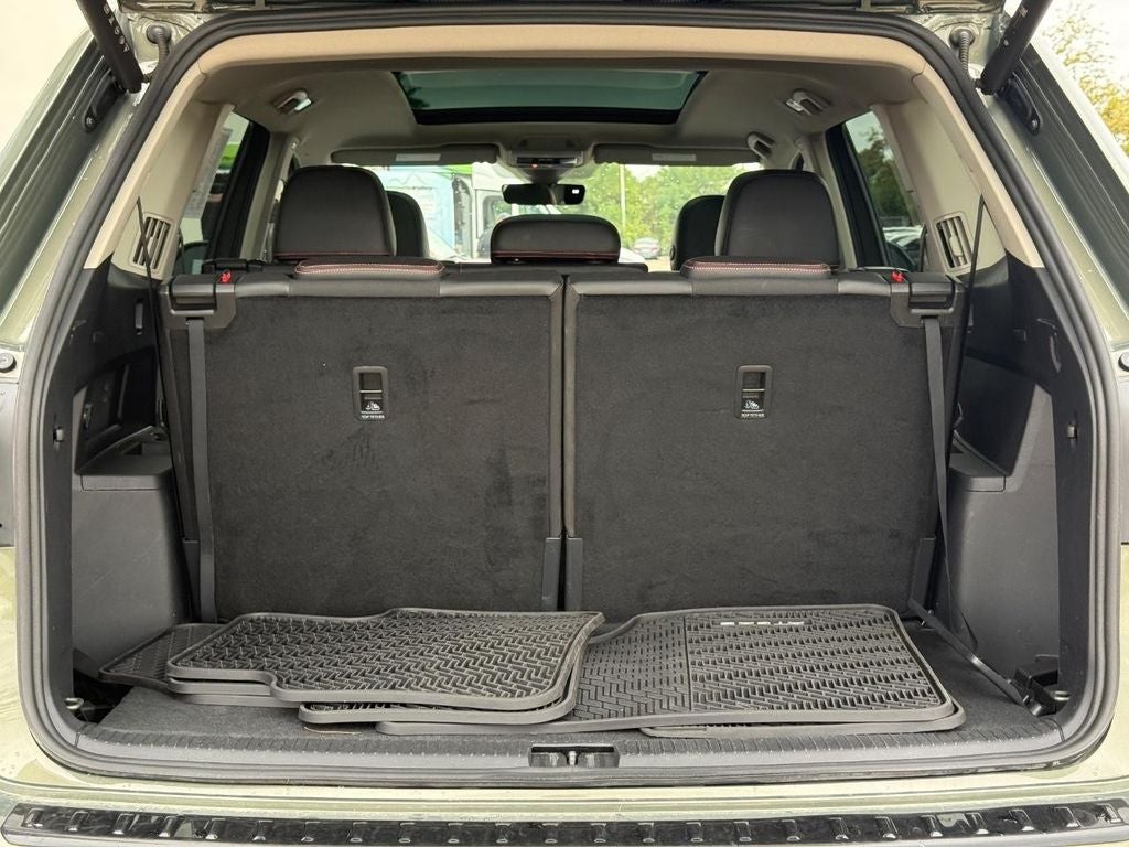 2024 Volkswagen Atlas 2.0T Peak Edition SEL