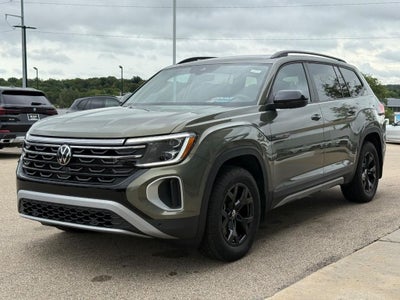2024 Volkswagen Atlas 2.0T Peak Edition SEL