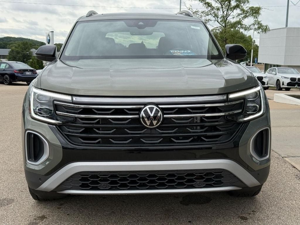 2024 Volkswagen Atlas 2.0T Peak Edition SEL