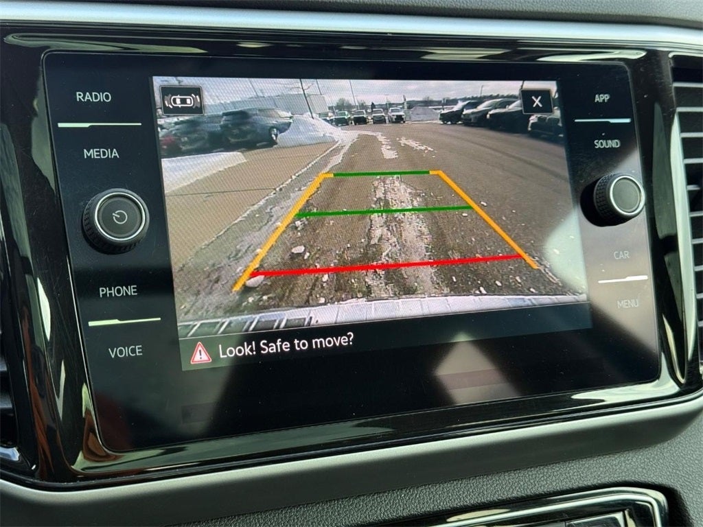 2022 Volkswagen Atlas 3.6L V6 SE w/Technology