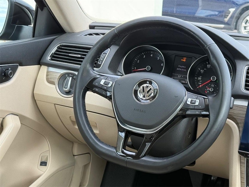 2017 Volkswagen Passat 1.8T SE