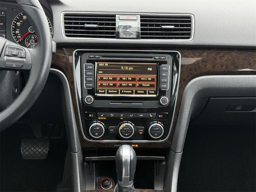 2015 Volkswagen Passat SEL Premium