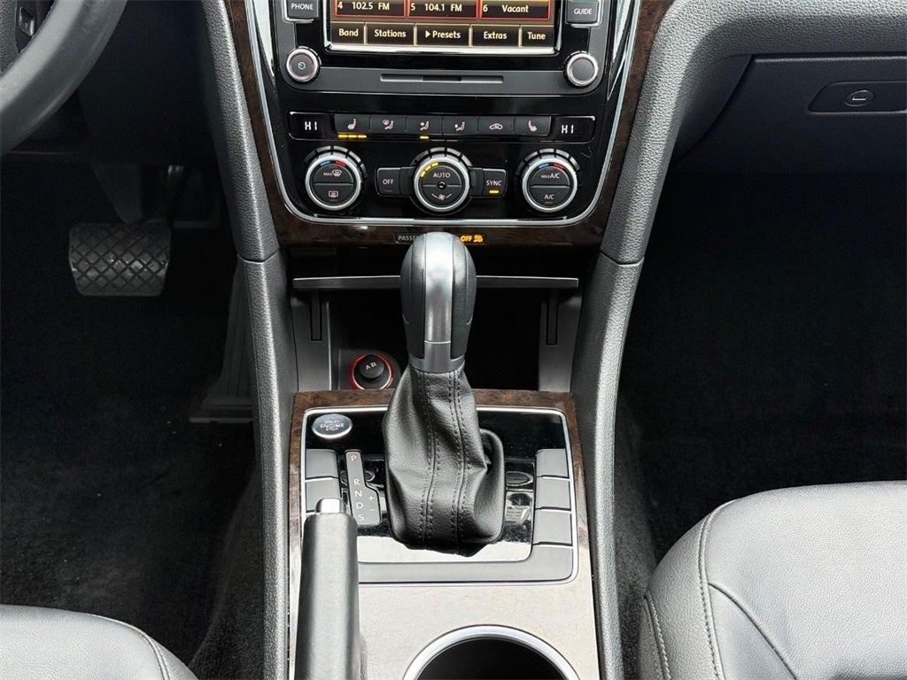 2015 Volkswagen Passat SEL Premium