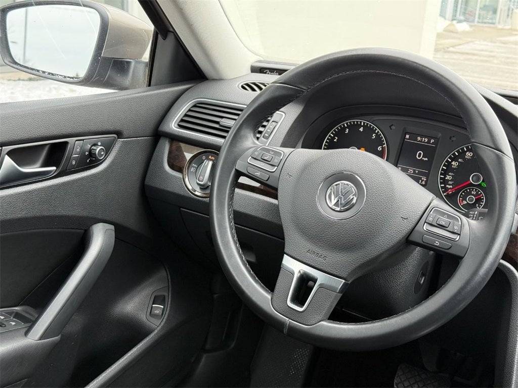 2015 Volkswagen Passat SEL Premium