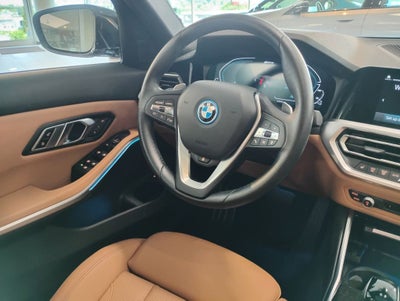 2022 BMW 3 Series 330e xDrive