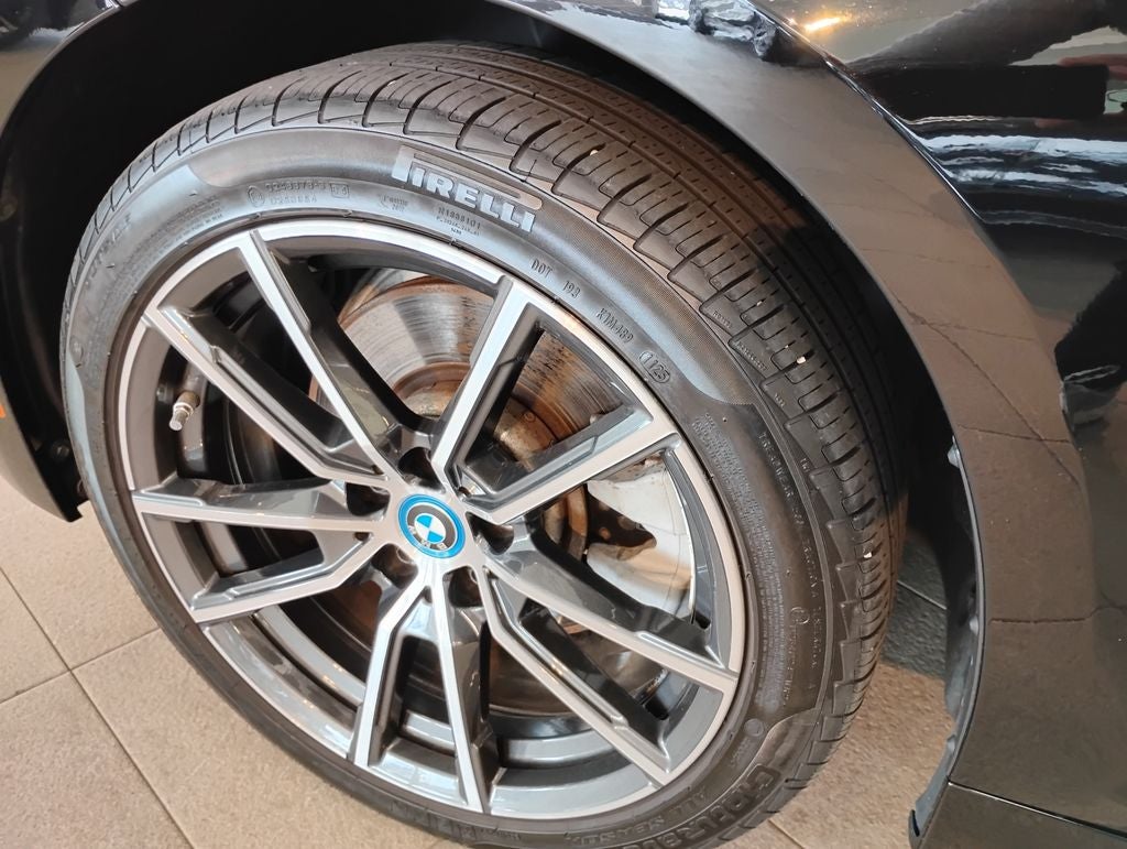 2022 BMW 3 Series 330e xDrive