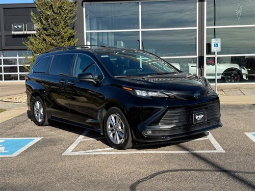2022 Toyota Sienna Woodland Edition