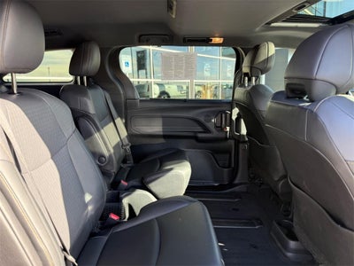 2022 Toyota Sienna Woodland Edition