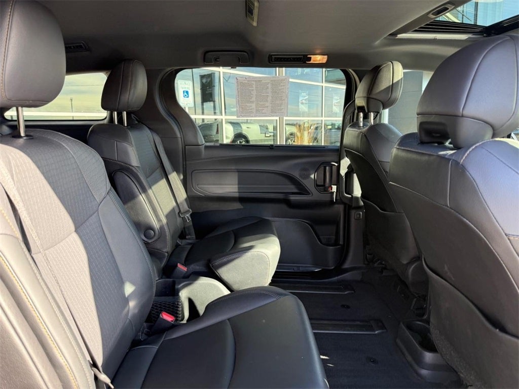 2022 Toyota Sienna Woodland Edition