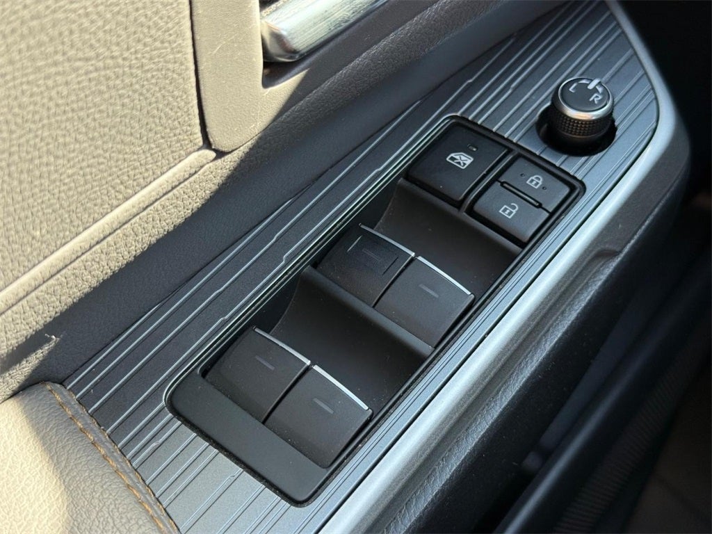 2022 Toyota Sienna Woodland Edition