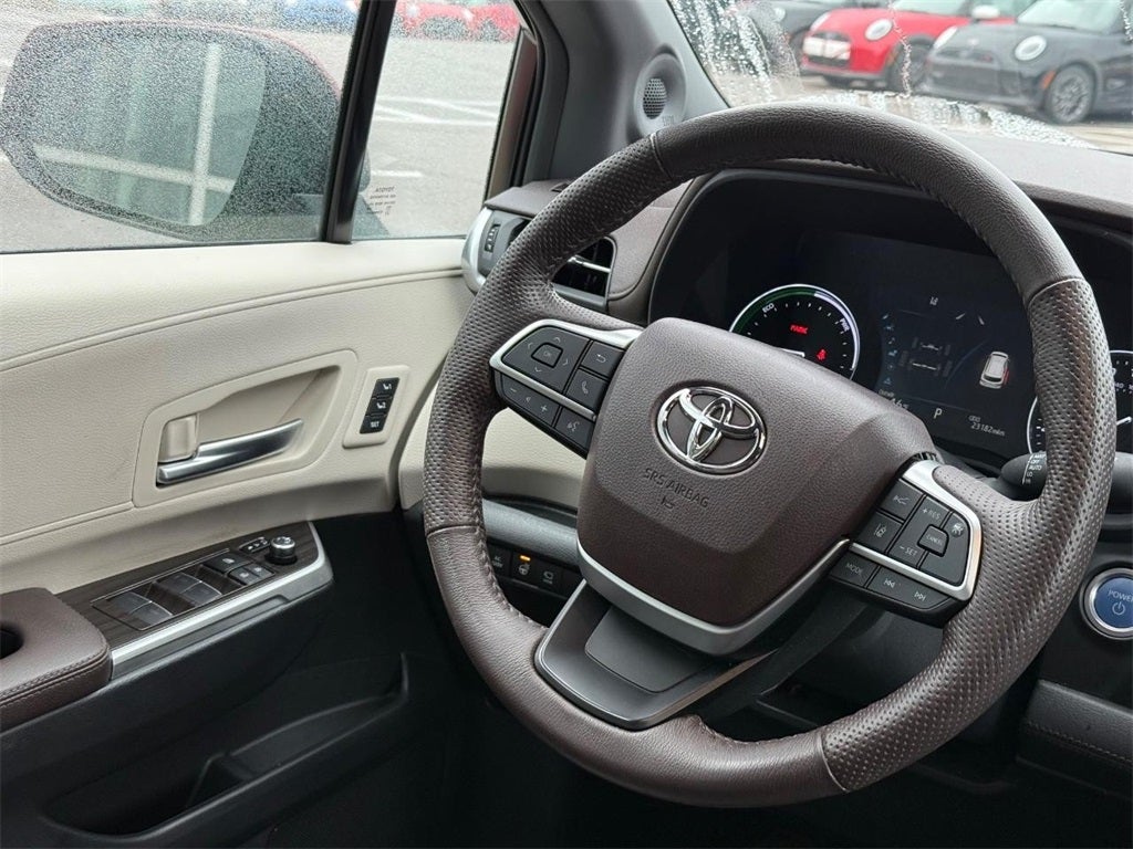 2023 Toyota Sienna Platinum 7 Passenger