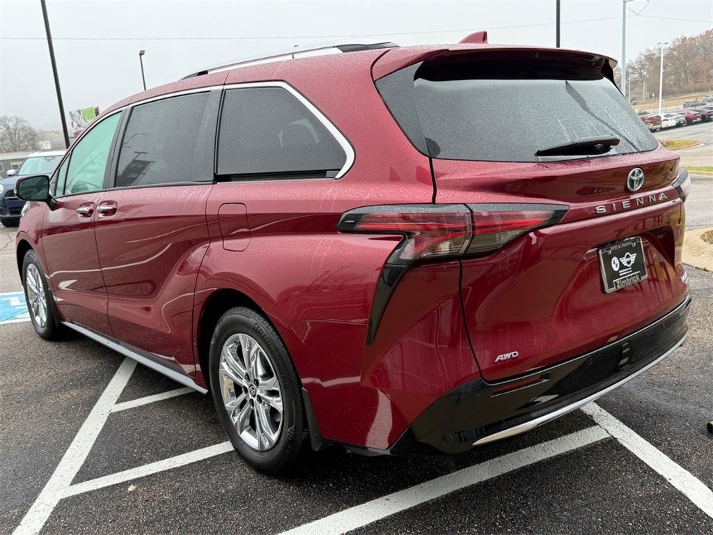 2023 Toyota Sienna Platinum 7 Passenger