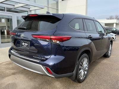 2022 Toyota Highlander Platinum