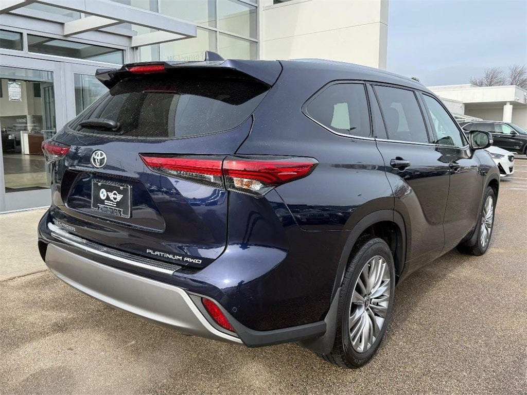 2022 Toyota Highlander Platinum