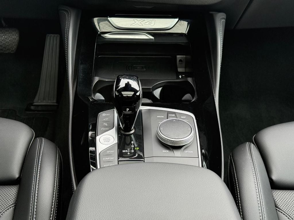 2025 BMW X4 xDrive30i