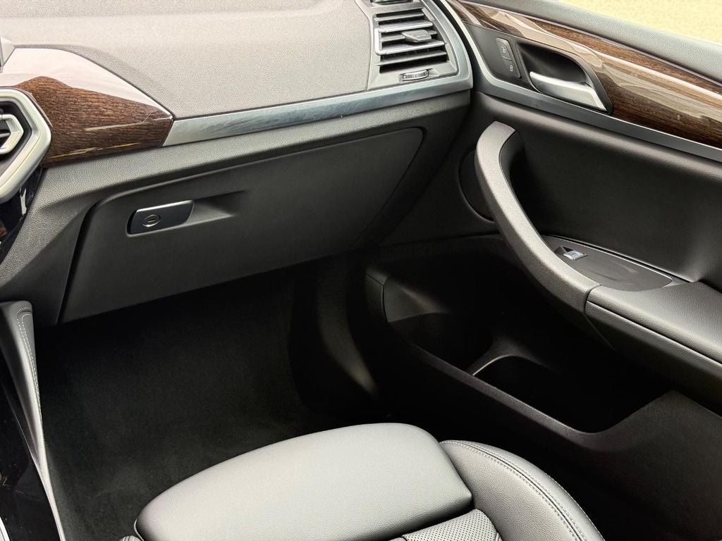 2025 BMW X4 xDrive30i