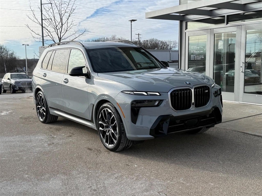 2025 BMW X7 M60i