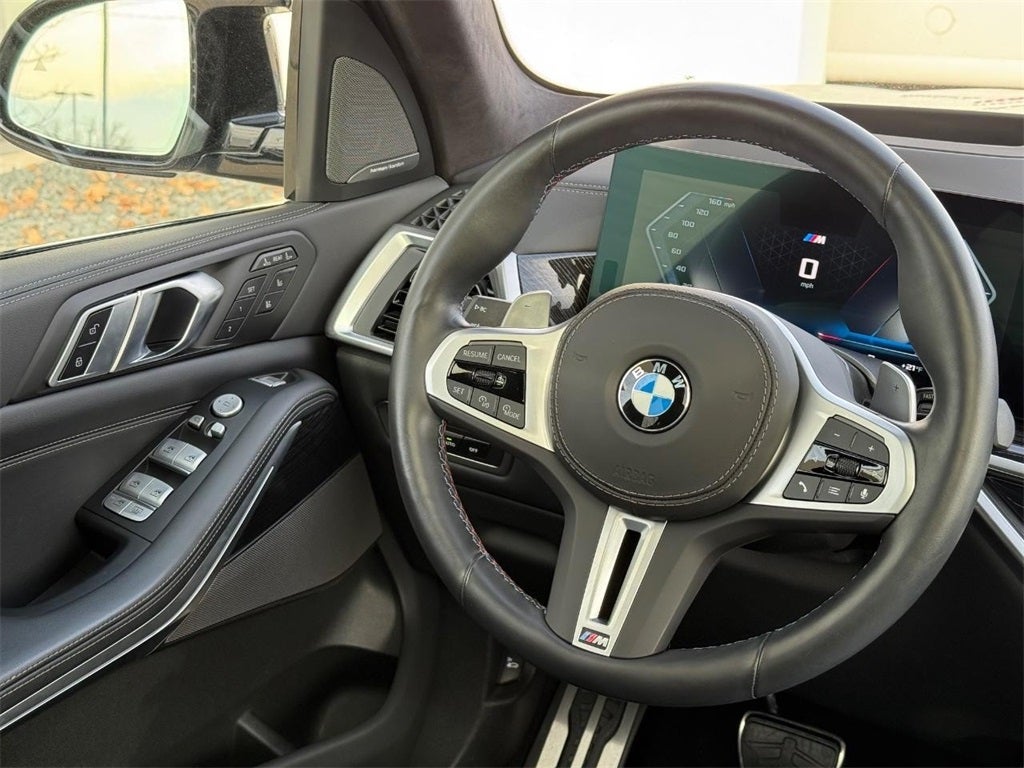 2025 BMW X7 M60i