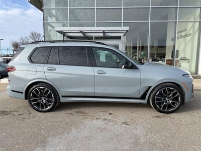 2025 BMW X7 M60i