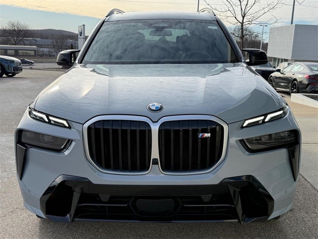 2025 BMW X7 M60i