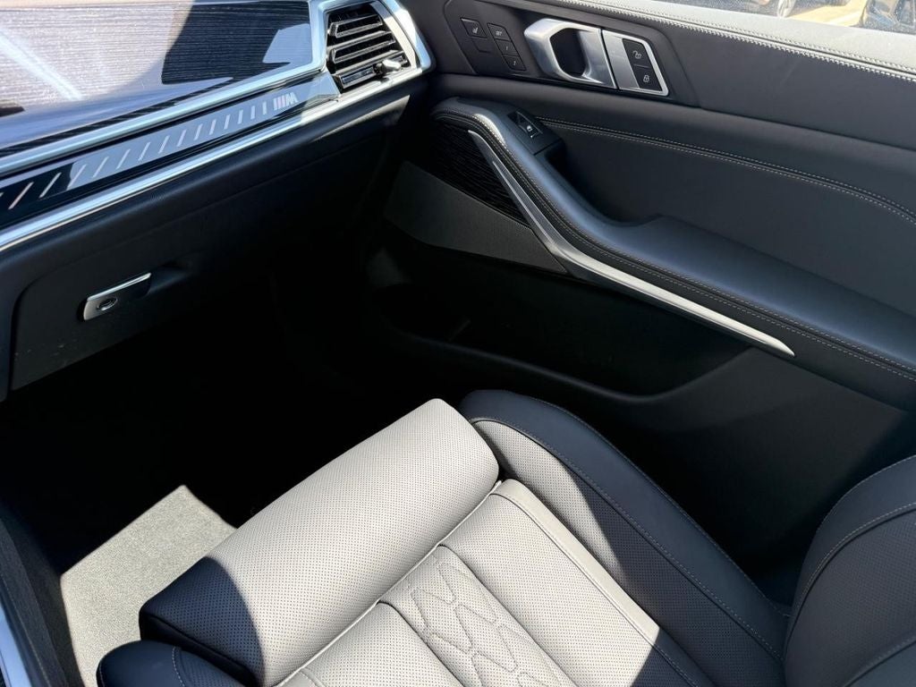 2026 BMW X7 M60i