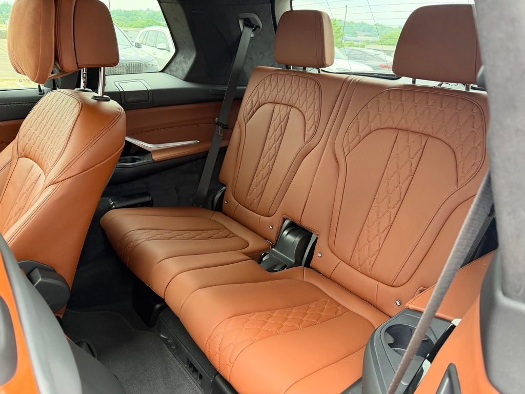 2026 BMW X7 M60i