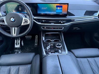 2025 BMW X7 M60i