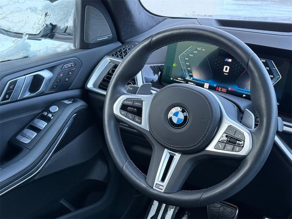 2025 BMW X7 M60i