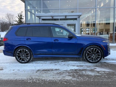 2025 BMW X7 M60i
