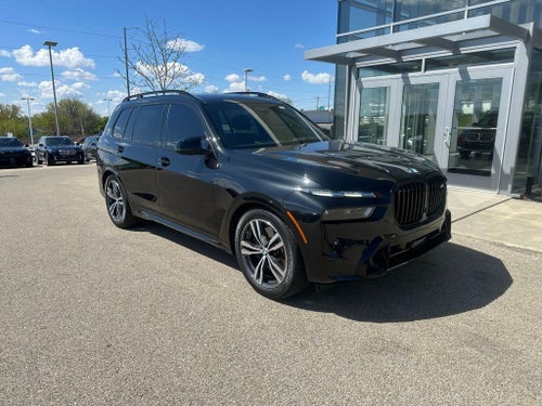 2025 BMW X7 M60i