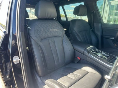 2025 BMW X7 M60i