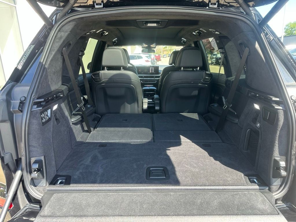 2025 BMW X7 M60i