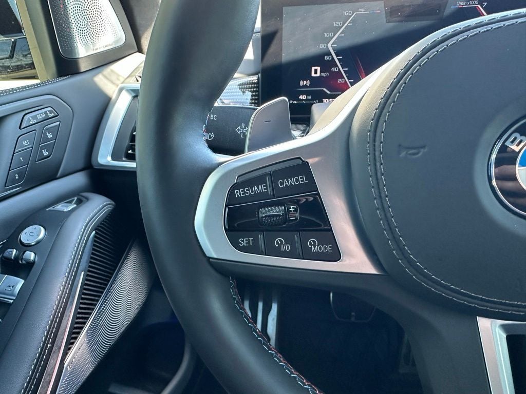 2025 BMW X7 M60i