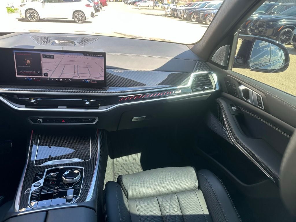 2025 BMW X7 M60i