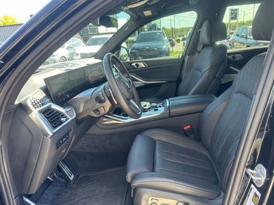 2025 BMW X7 M60i
