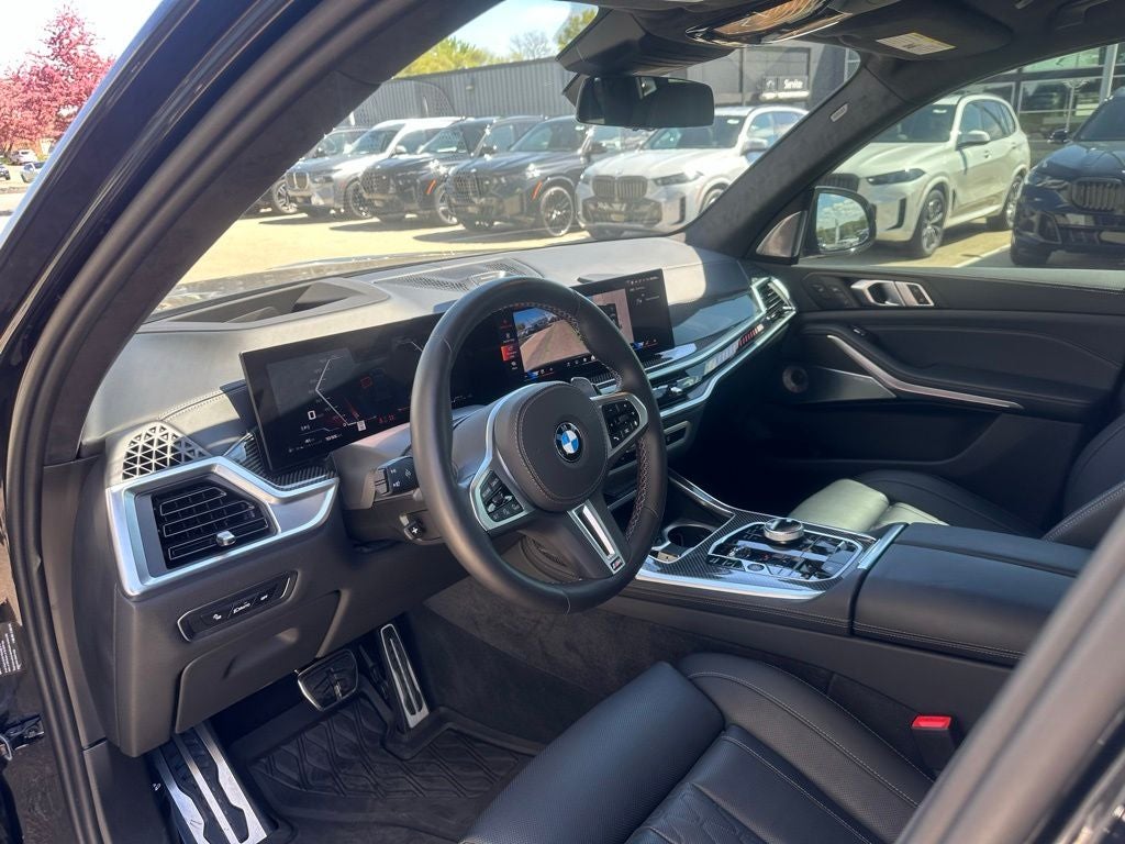2025 BMW X7 M60i