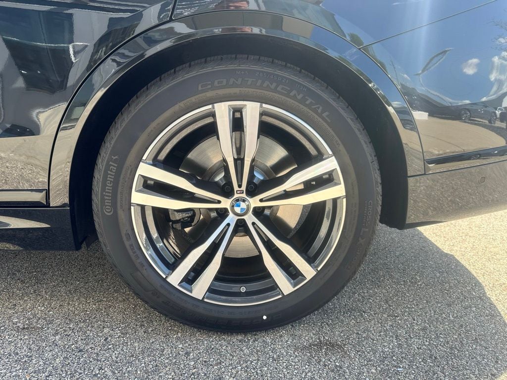 2025 BMW X7 M60i
