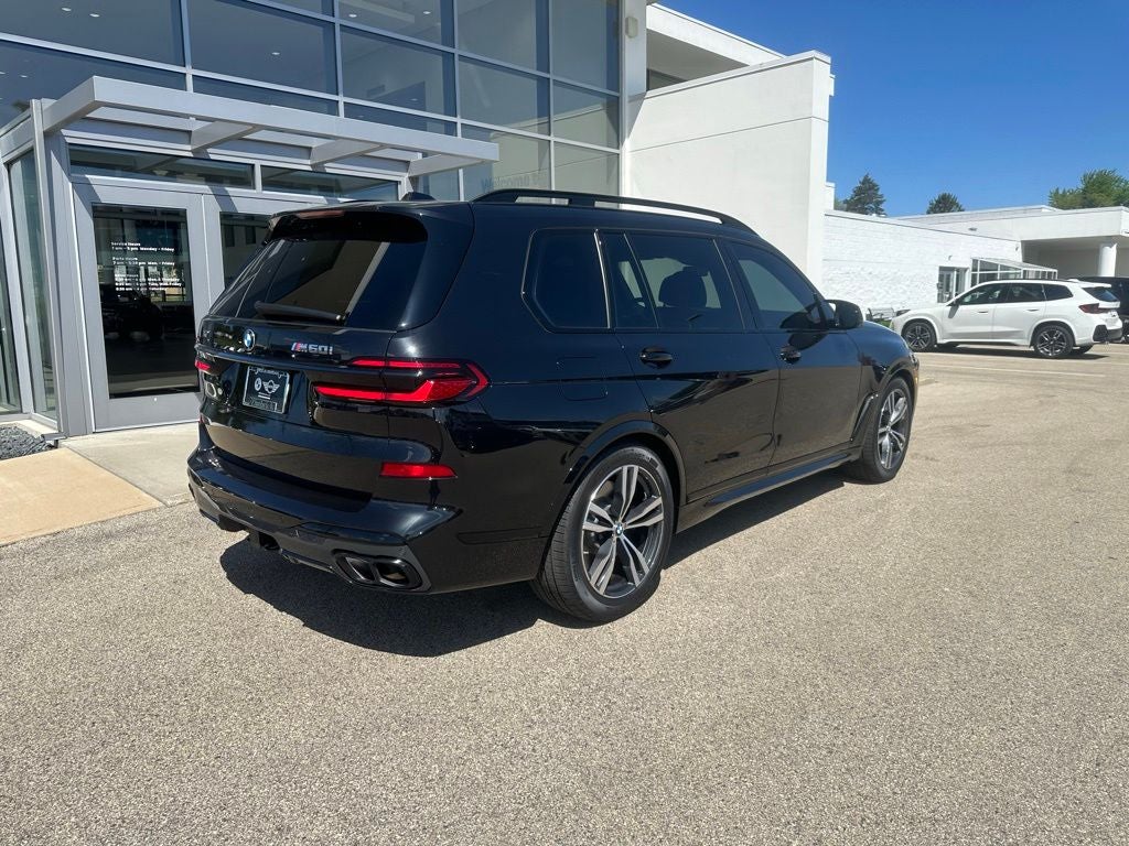 2025 BMW X7 M60i