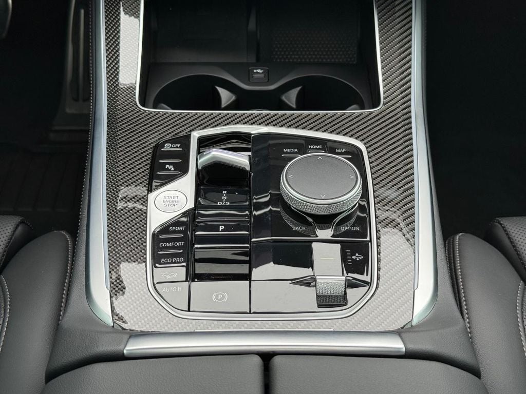 2025 BMW X5 M60i