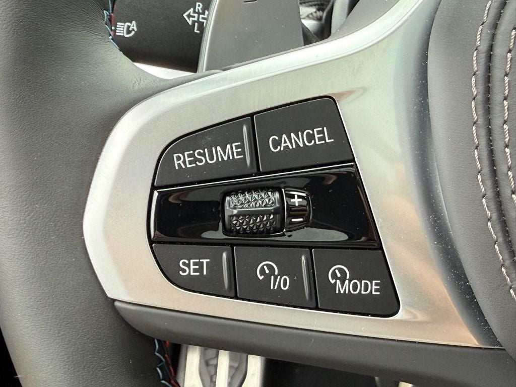 2025 BMW X5 M60i