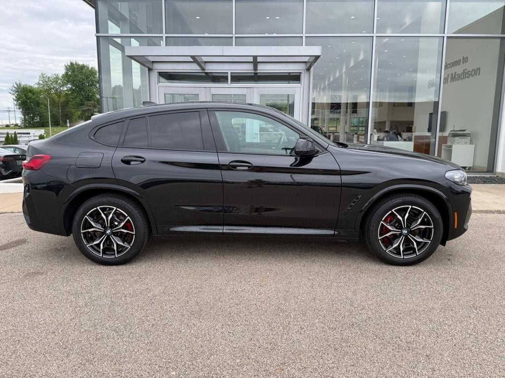 2025 BMW X4 M40i
