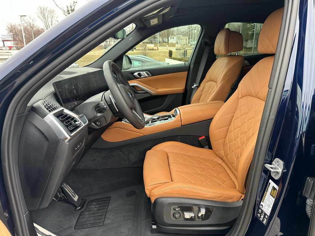 2025 BMW X6 M60i