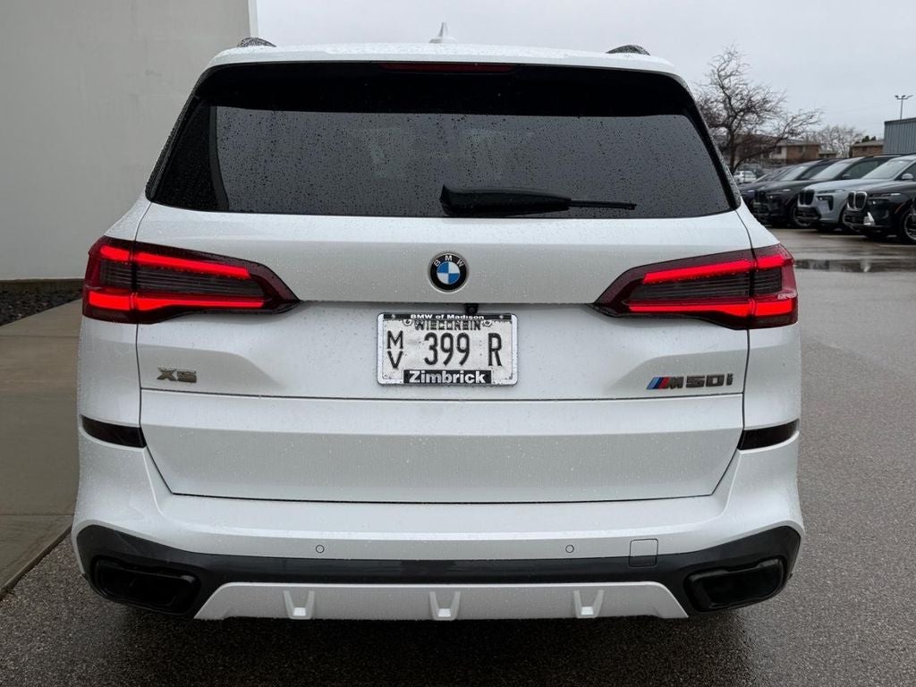 2021 BMW X5 M50i